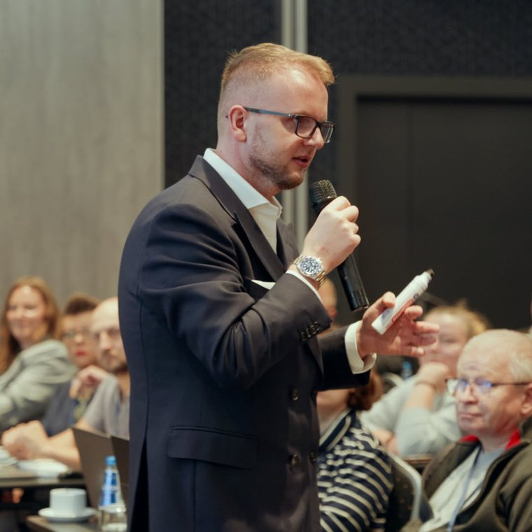 Kamil Partyka podczas warsztatów
